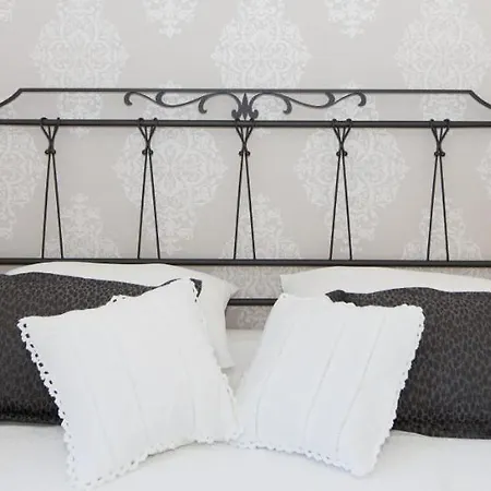 La Perla ヴィラ ツァヴタット